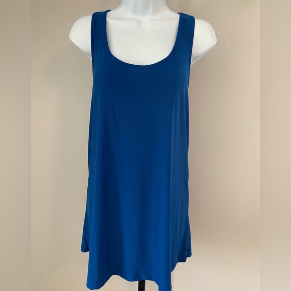 The Zig Zag Stripe Tops - The Zig Zag Stripe Blue Tank Top with Relaxed Fit